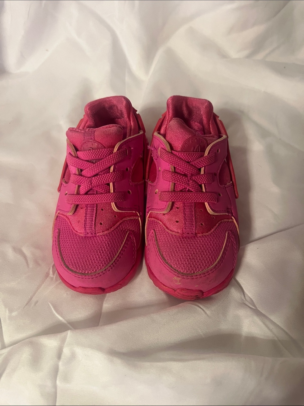 Nike Kids Bright Pink Lace-Up Sneakers